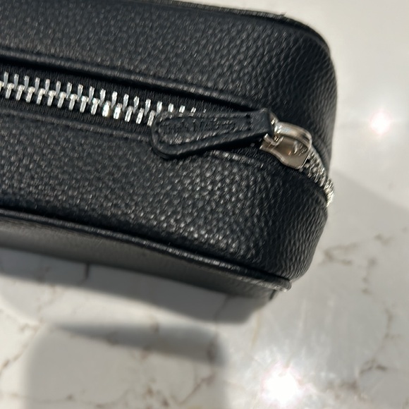 NWOT Trish McEvoy Makeup Planner. Medium Black leather w/ magnetic page - Picture 2 of 8